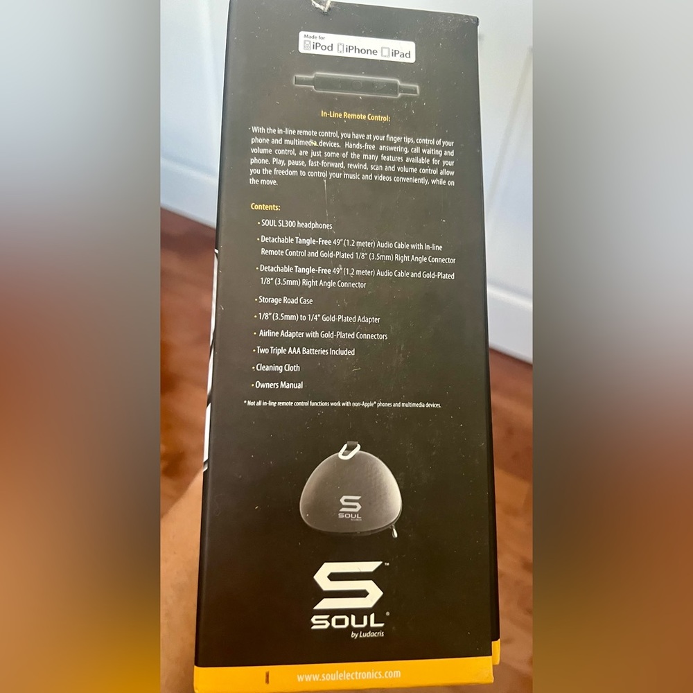 Soul by Ludacris SL300 High-Definition Noise-Canceling Headphones  “Fair”!!!! - Picture 7 of 11